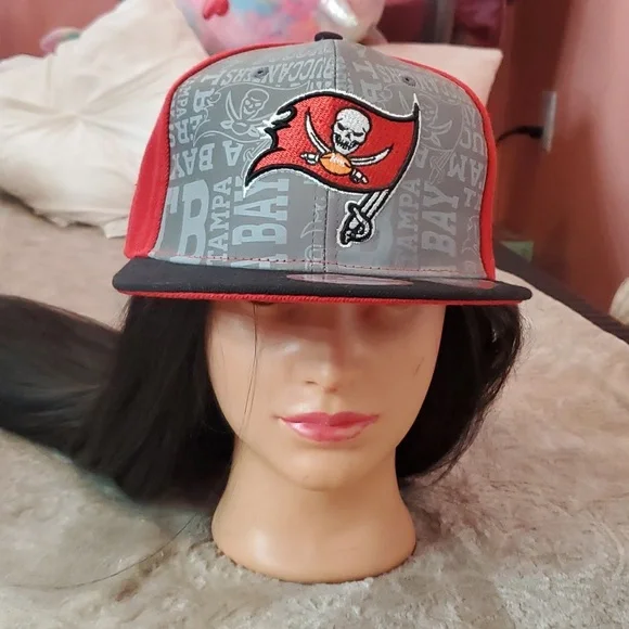 Tampa Bay Buccaneers New Era 9FIFTY Snapback - Picture 3 of 10